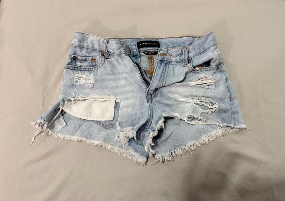 Aéropostale Vintage High Rise Shorty Distressed Denim Shorts Size 2